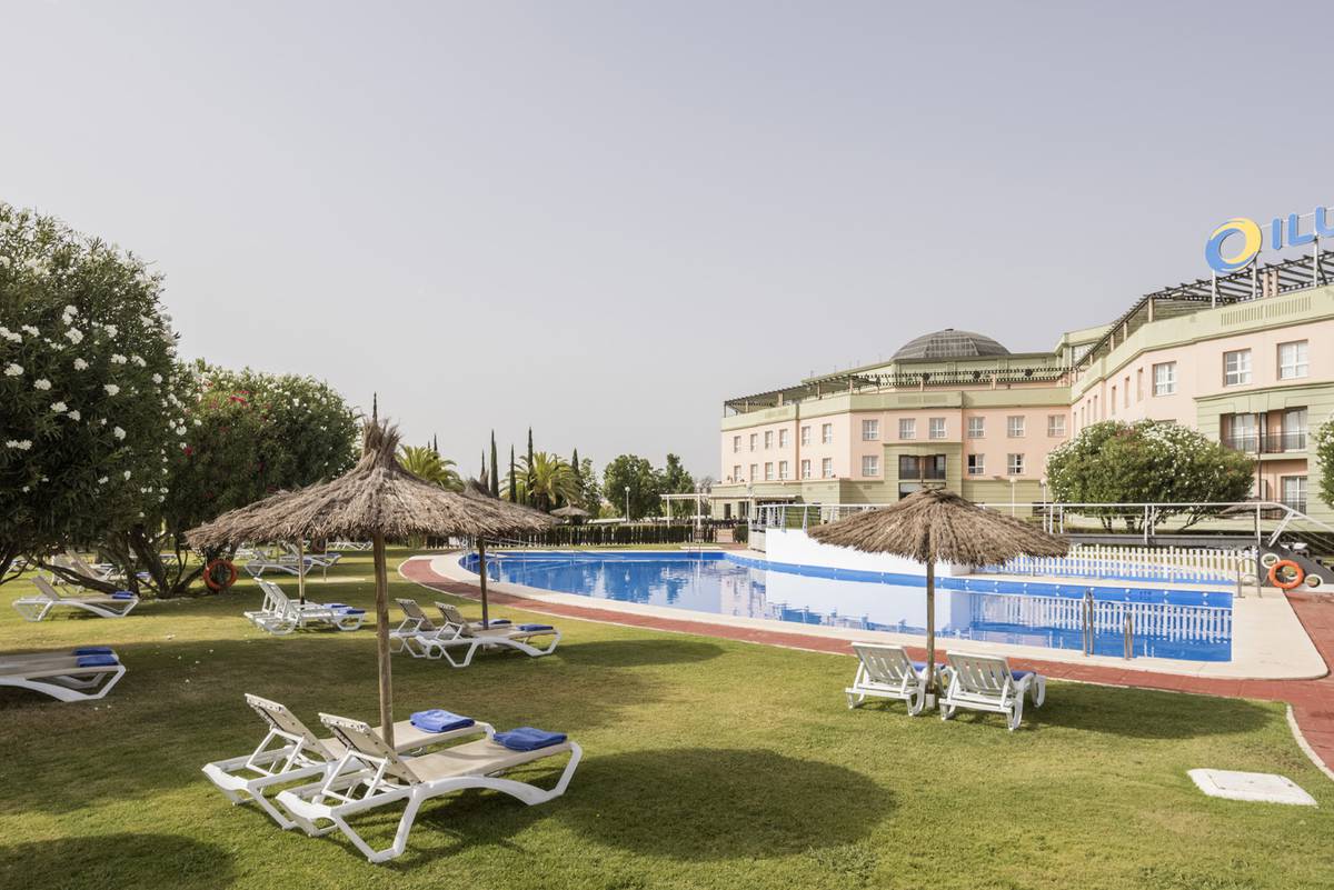 Piscina Hotel ILUNION Alcora Sevilla Siviglia