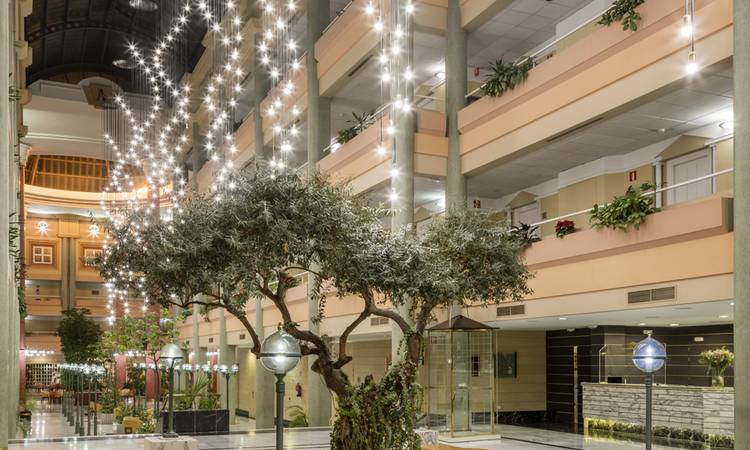 HINOJOS Hotel Ilunion Alcora Sevilla Siviglia HINOJOS Hotel Ilunion Alcora Sevilla Siviglia